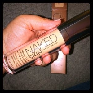 NEW! Urban Decay Naked Weightless Foundation
